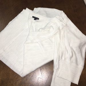 Off-white color Torrid sweater 3/4 sleeve