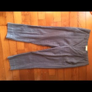 Bluish/grey ankle linen pants.