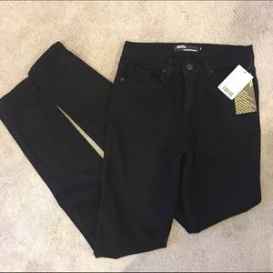 High Rise Cigarette Slim Black Jean