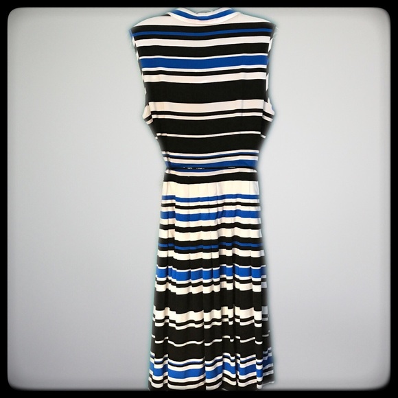 ⬇️ PRICE DROP⬇️ 💖 Calvin Klein Dress Striped 💖 - Picture 4 of 4