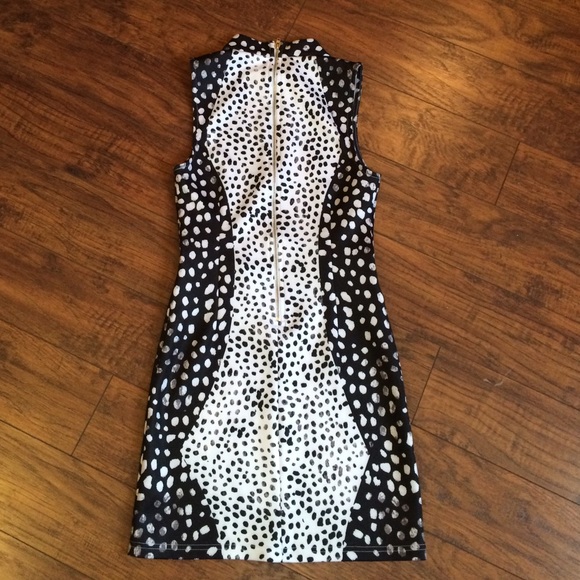 🌟Host Pick!🌟 Black and white cutout dress - Picture 3 of 4