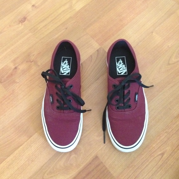 Authentic Port Royale/black Women 7.5 Vans