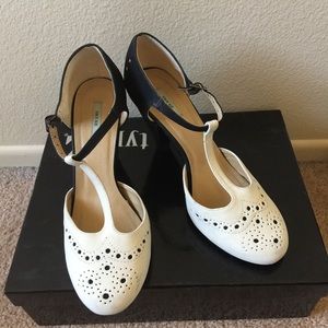 Kimchi Blue t-strap heels