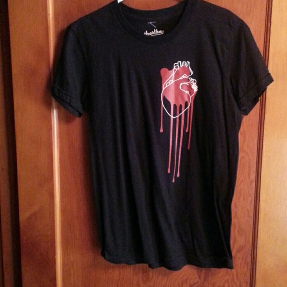 Threadless bleeding heart t-shirt, women's xl