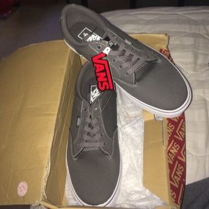size 9 men's vans