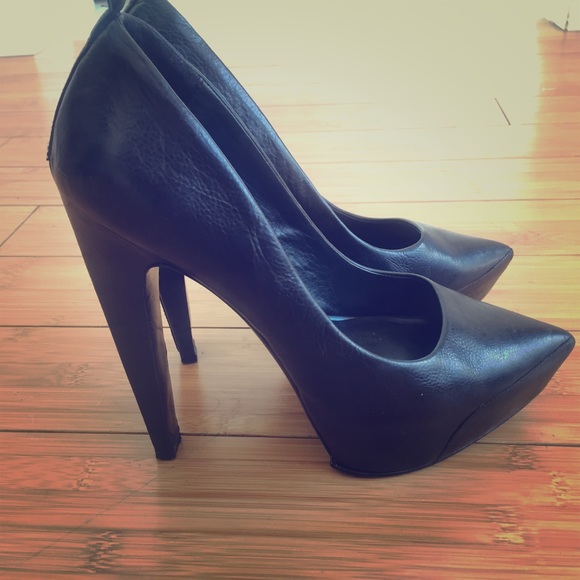Theyskens'  Theory pumps in size 38