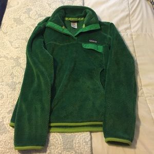 Patagonia forest green pullover