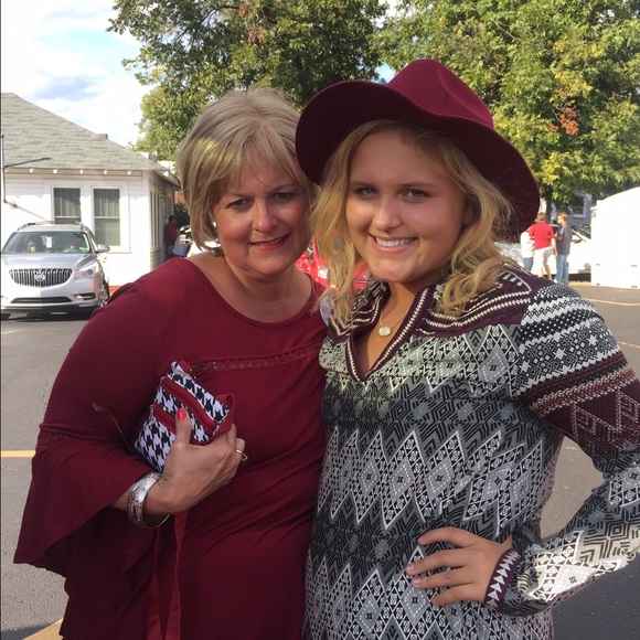 Meet your Posher, Danna - Picture 2 of 4