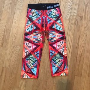 Nike Pro Women's Training Cropped Pants