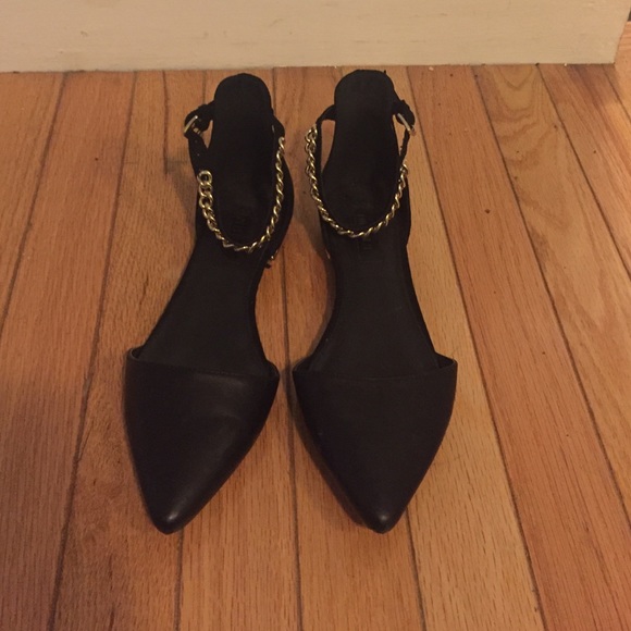 PRICE DROPBlack and Gold pointed toe flats Sz 5.5