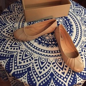 Never worn nude flats