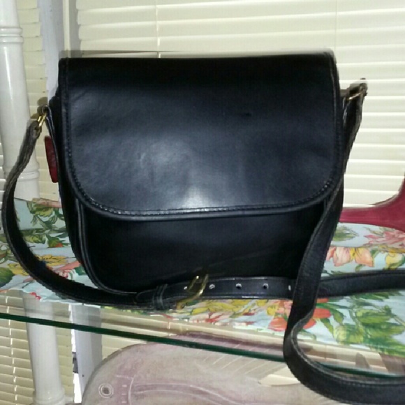☆24 HR SALE $☆40 VINTAGE Coach Tailored pouch