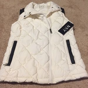 While/black pleather puffer vest NWT