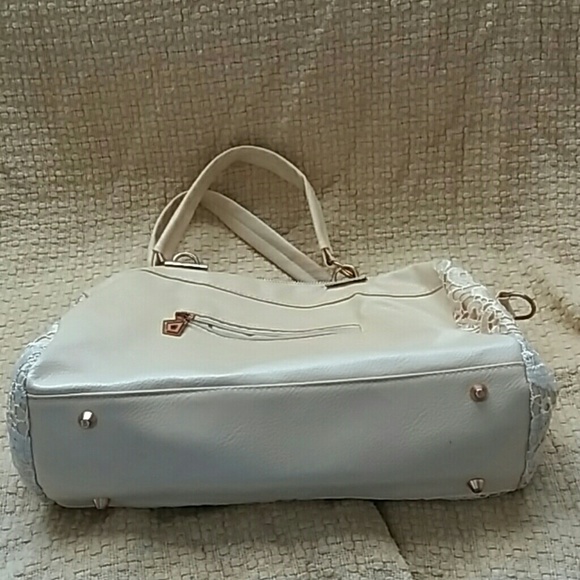 Lace satchel purse with gold zipper accents - Picture 2 of 4