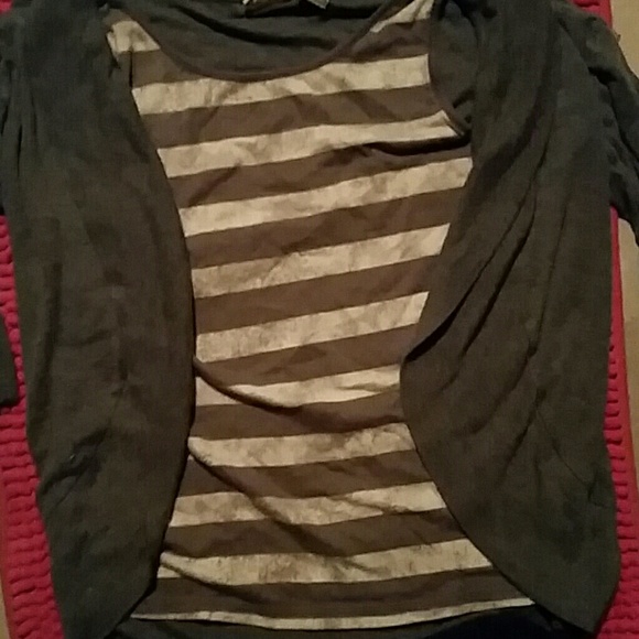 White striped shirt - Picture 1 of 3