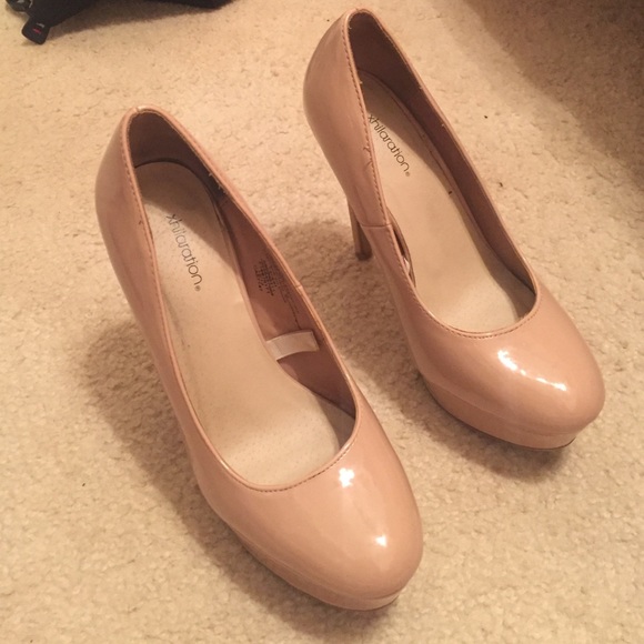 Nude Pump Heel