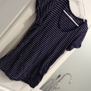 💕Navy blue/white rouched side maternity t-shirt