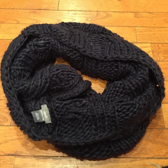 Navy infinitely scarf Aerie woven snood SO SOFT! - Picture 4 of 4
