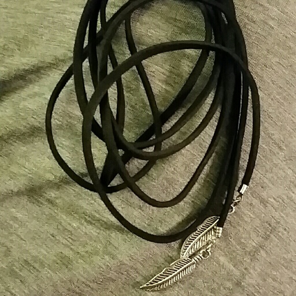 Long Vegan Leather Wrap Choker w Silver Feathers - Picture 4 of 4