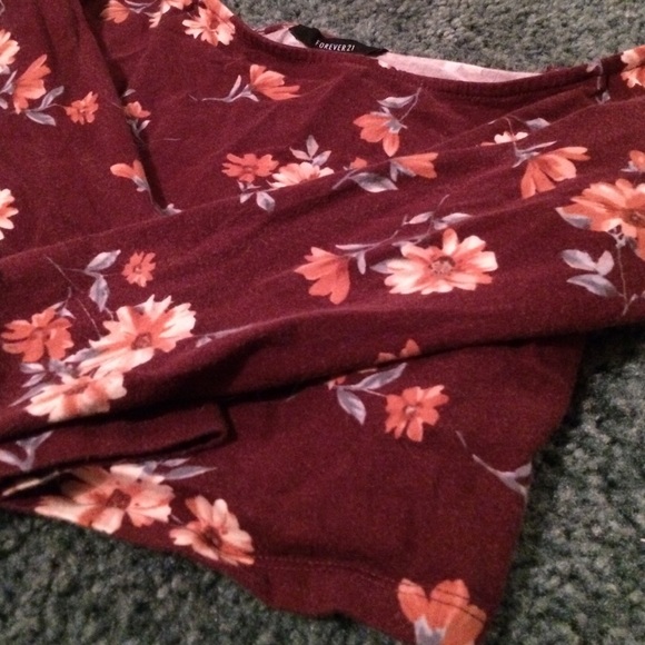 Burgundy long sleeve crop top - Picture 2 of 2