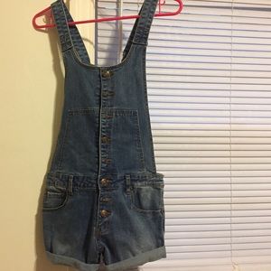 Hope's denim overall shorts.