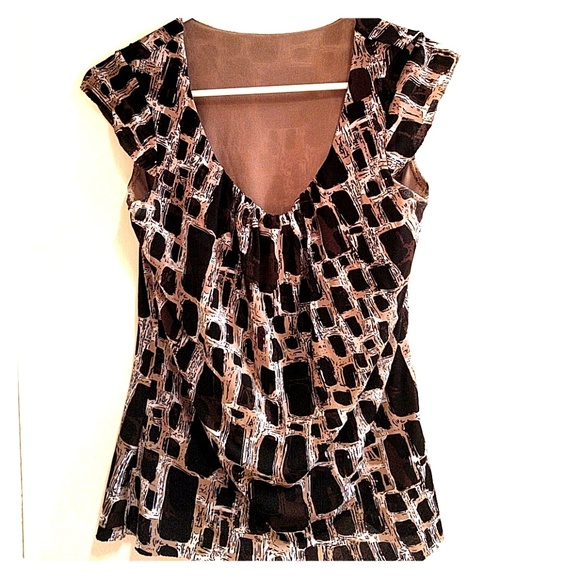 Cute versatile top - Picture 1 of 2