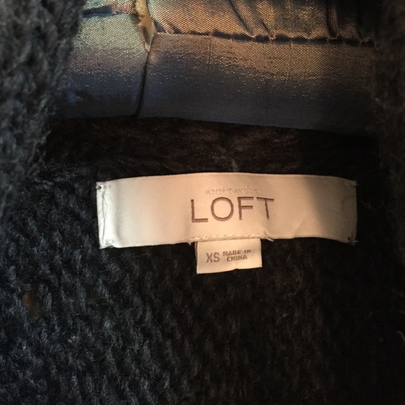 ✨ EUC LOFT Sweater - Picture 2 of 4
