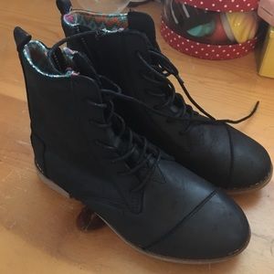 Toms booties