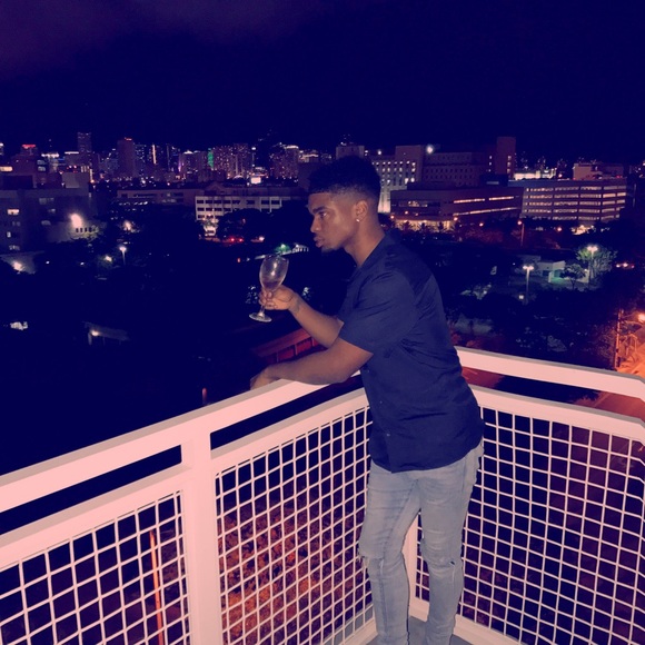 Meet your Posher, Donyae - Picture 1 of 1