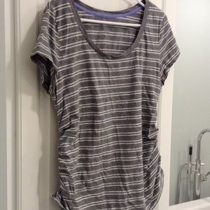💕Liz Lange maternity t-shirt