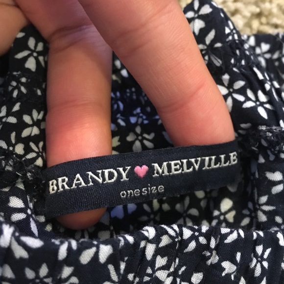 Flowy brandy Melville skirt - Picture 3 of 3