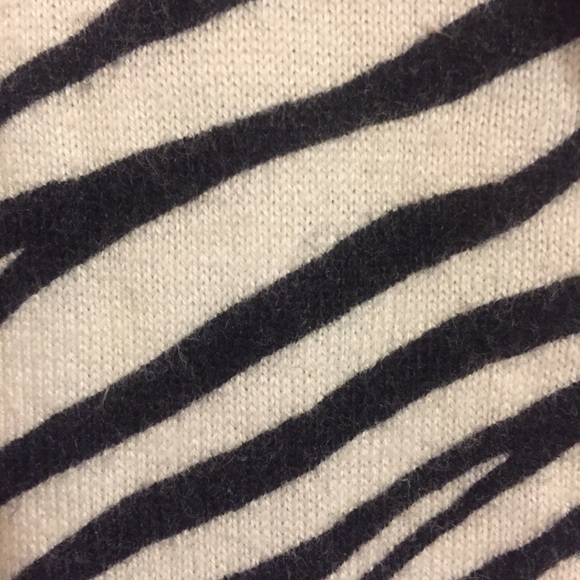 Zebra Print Cardigan - Picture 3 of 3