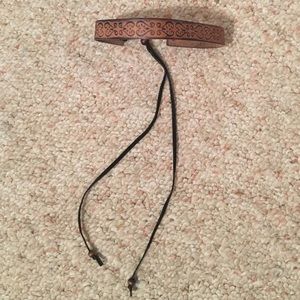 Vintage brown leather choker