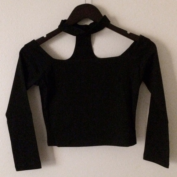 Black Off The Shoulder Choker Top - Picture 2 of 3