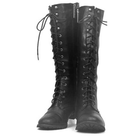 LAST PAIR! Lace Up Boots - Picture 3 of 4