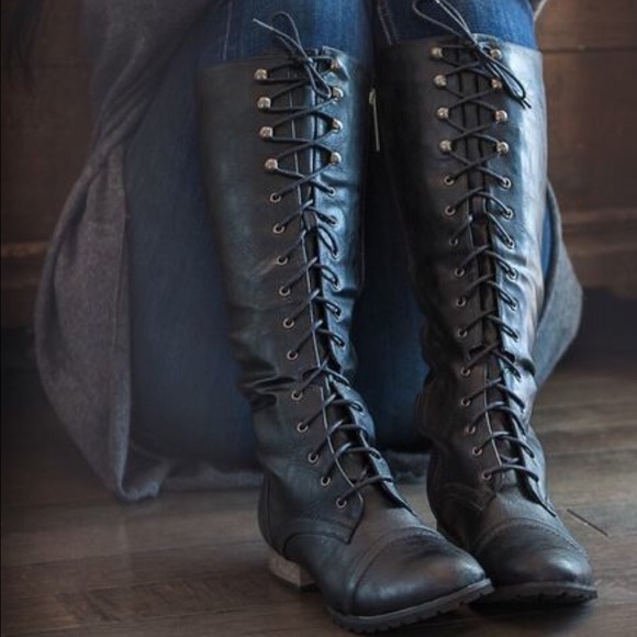 LAST PAIR! Lace Up Boots - Picture 4 of 4