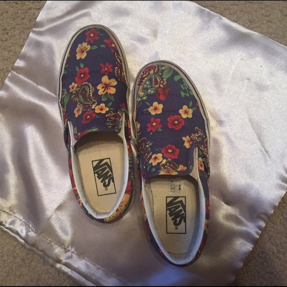 flower sneaker. Fashion