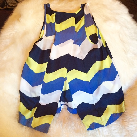 Chevron print open back top - Picture 2 of 4