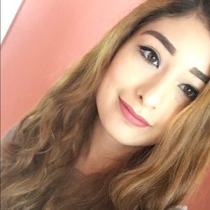 Meet your Posher, Lesley