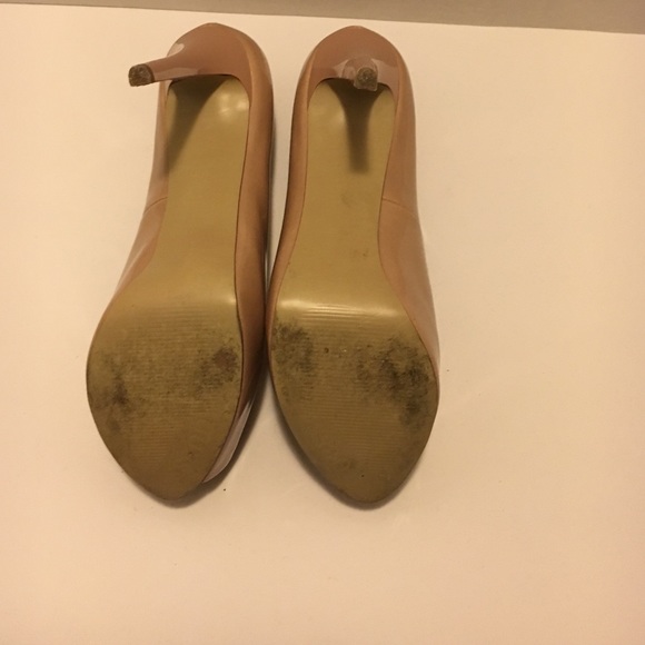 Guess nude peep toe pumps - Picture 3 of 4