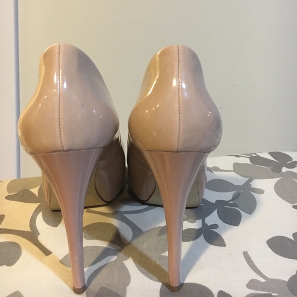 Guess nude peep toe pumps - Picture 4 of 4