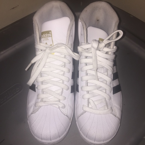 Mens adidas hightop shell toe size 7.5