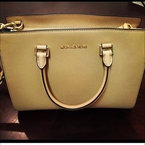 Authentic used Michael kors Selma handbag