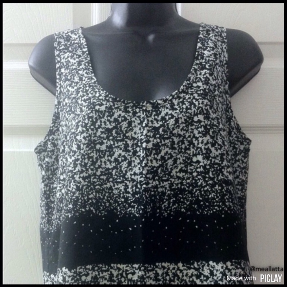 🆕 LISTING - Black/White Sleeveless Blouse