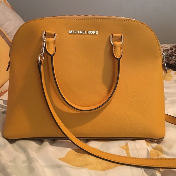 Large Michael kors Cindy hand bag