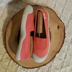 SALE SALE Coral loafers by Keen Slip-on  7