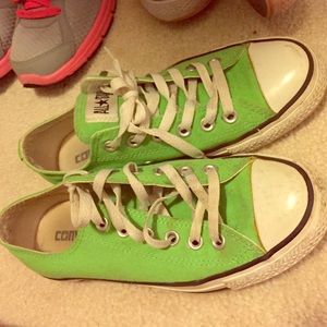 neon green all star converse size 7 women's