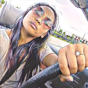 Meet your Posher, Olivia