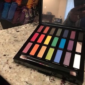 Meet your Posher, Em