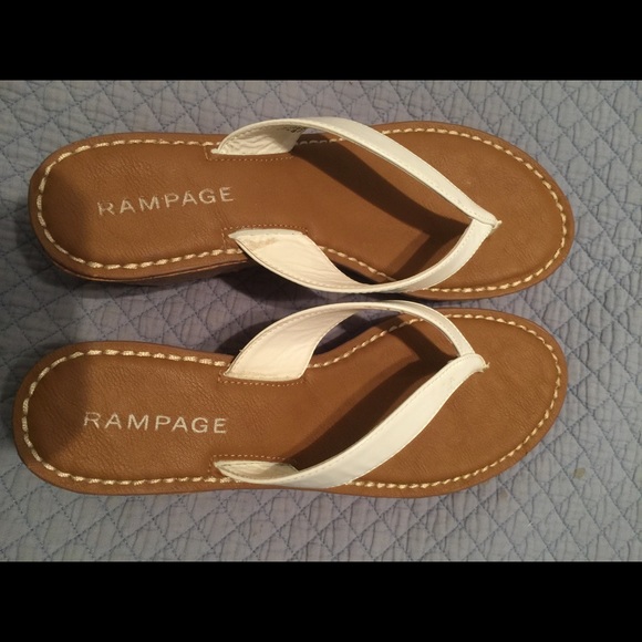 New Thong platform sandals. 9 1/2